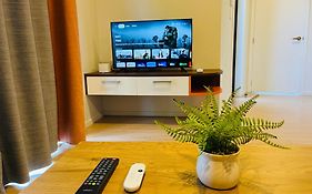 Modern Comfy 3 Bedrooms House In Chartwell